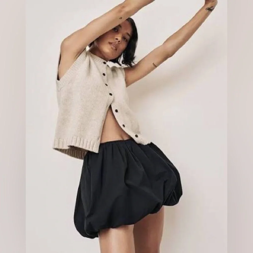 Zara Black Bubble Skirt - Picture 1 of 8